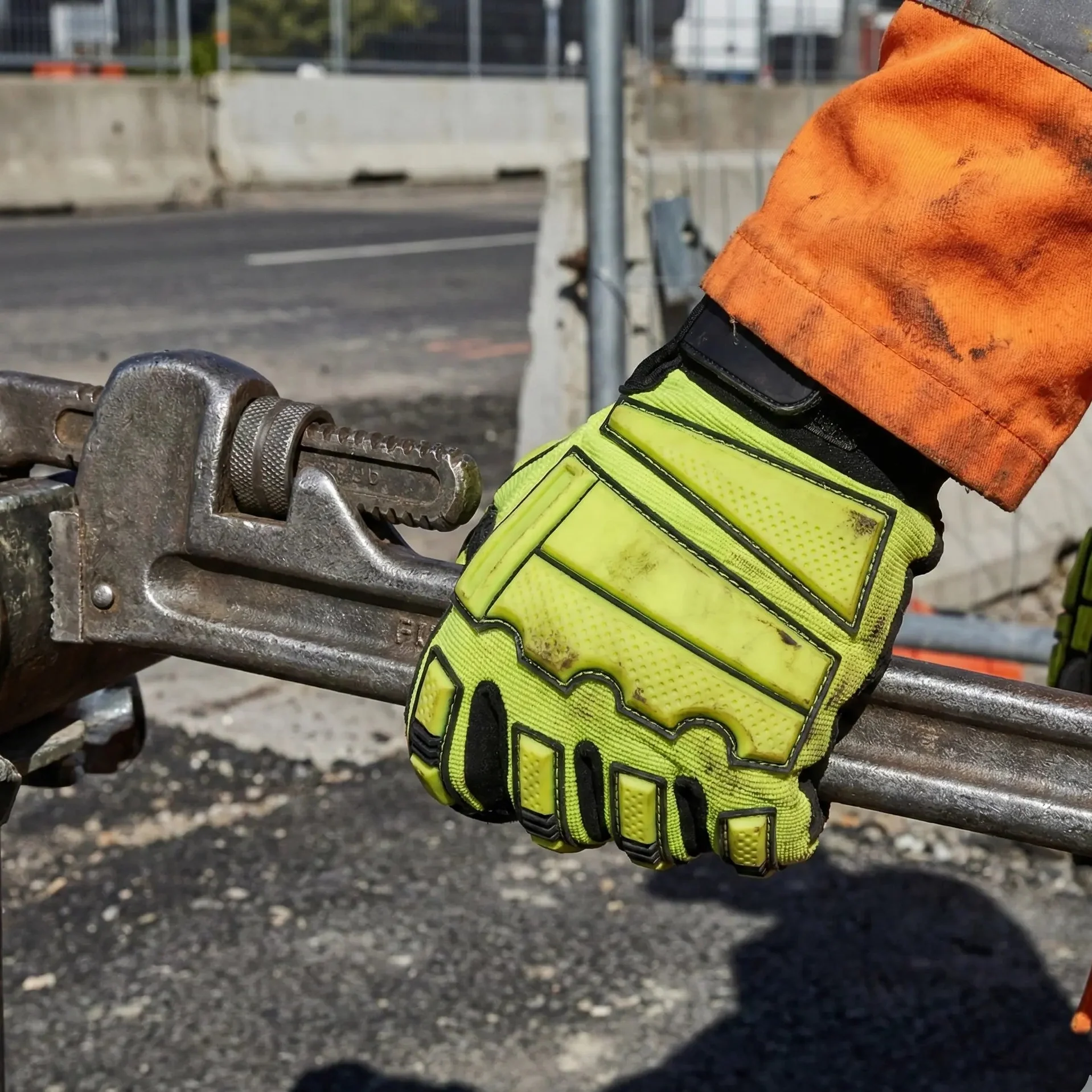 DEXLUME™ GUARDIAN HIGH-VIS GLOVES - Image 3